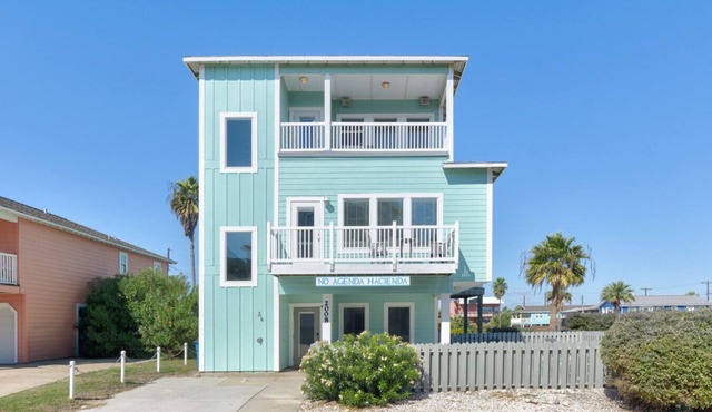 No Agenda Hacienda no plans, just paradise