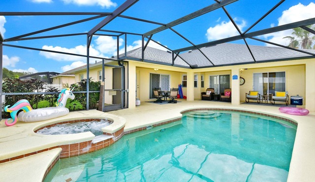 NO Carpet House! Private Pool & Spa Cozy 4 bedrooms/3 bathrooms Home by Disney