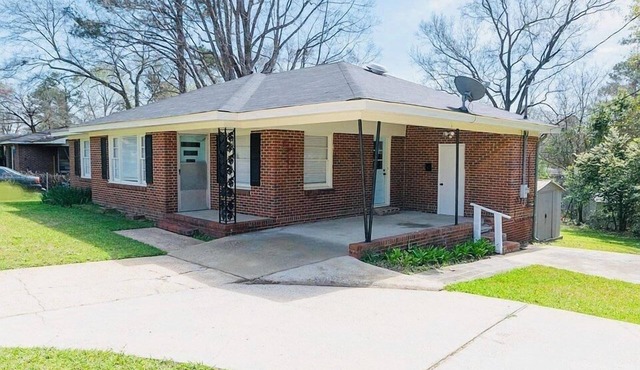 No Chores Fenced Yard Pet & Family Ft Moore