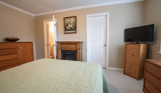 No Cleaning Fee-Apartment for Rent-Travel Nurse/Medical Staff welcome