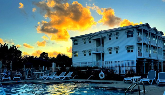 No Cleaning Fee - Condo With Waterfront Pool/Beach