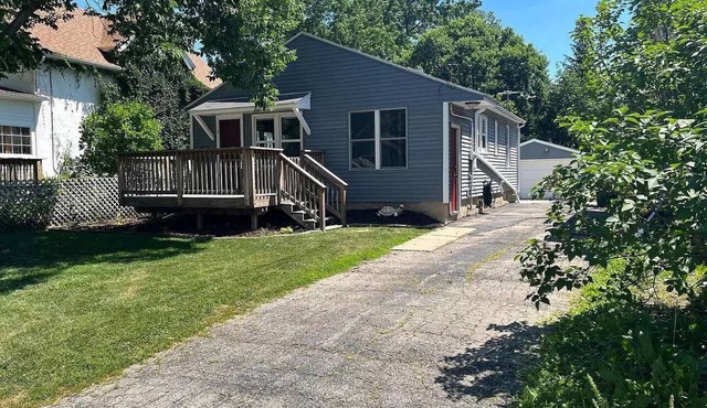 *No Cleaning Fee* East Side Home Kid+Pet Friendly