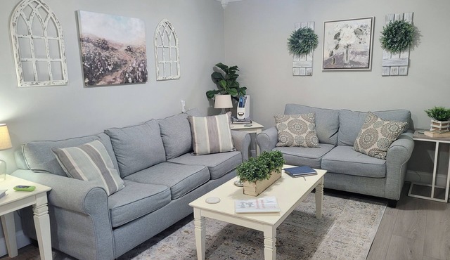 No Cleaning Fee - Steps to Entertainment - King Bed - Family Friendly