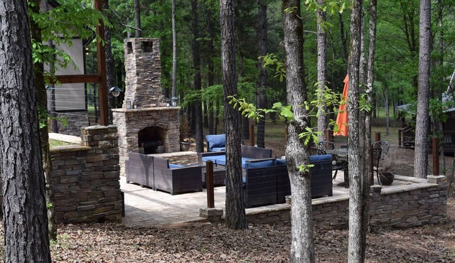 No Cleaning Fee~Sunset Hollow ~ Private Area Park