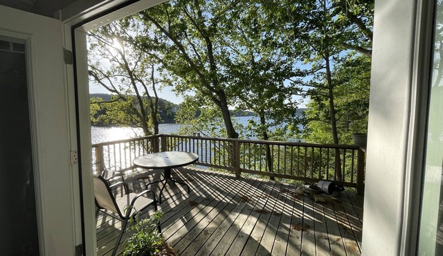 No DeadLines Lakehouse on Smith Lake
