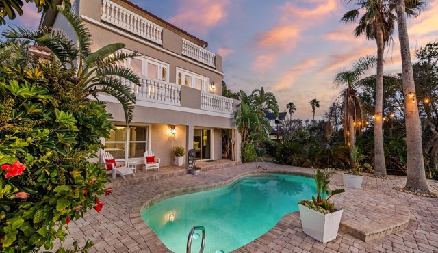 No Extra Fees! Heated Pool/Steps to Private Beach