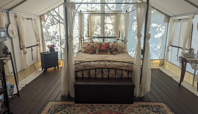 No Fees! Riverfront Glamping Tent on Mini Donkey Ranch!