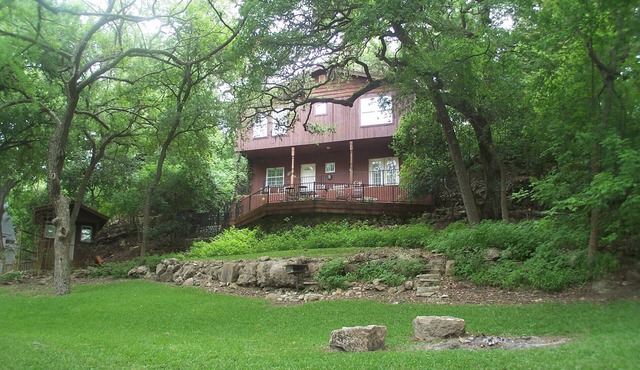 No Flood! Gruene River Home and Cottage on Guadalupe! Sleeps-13. 5 Bed/3.5Baths