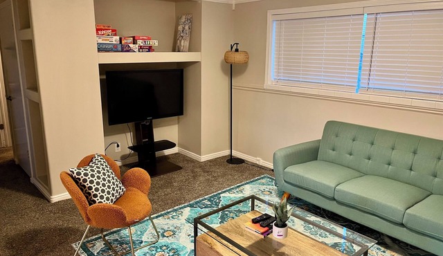 No Frills 2-bedroom stay in suburban West Valley City w WiFi, AC, private entry
