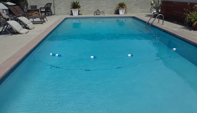 No.Ho. Pool House Suite & Private Bdrm 2ba!.