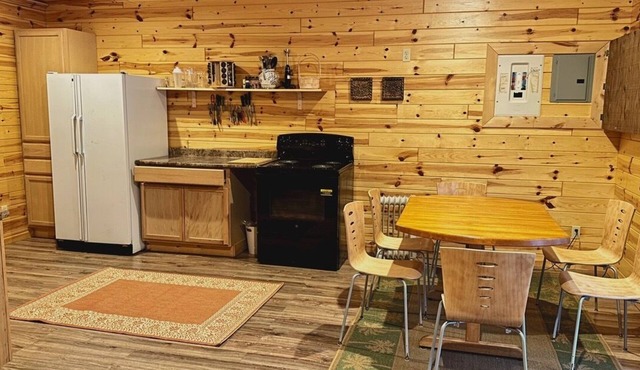 No neighbors, 2 km Lake Superior and river shoreline, 1,800 sq ft house