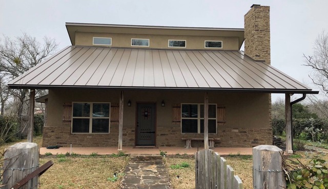 No Security Deposit on Hill Country Ranch Hideaway minutes from San Antonio