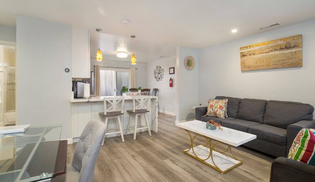 No Stairs! Walk 2 Ocean, FastWiFi, PoolTable, Magnolia Perch! STR14-0085