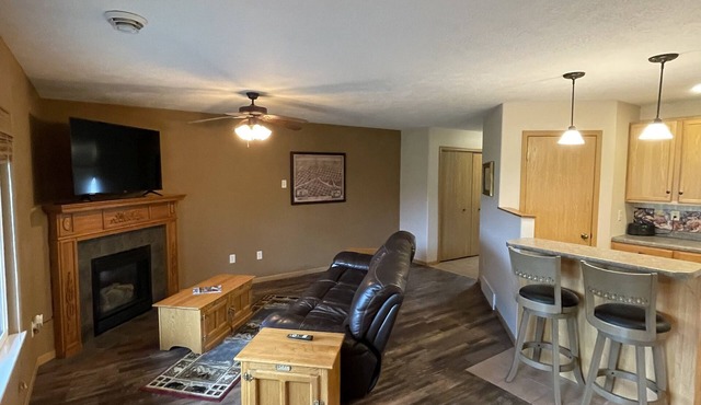 NO STEPS w/attached garage and screened in patio, NO sales tax with 28 day stay!
