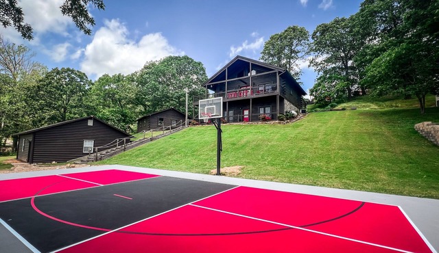 NO WAKE ZONE RETREAT! Lake Front, Private Dock, Renovated in 2024