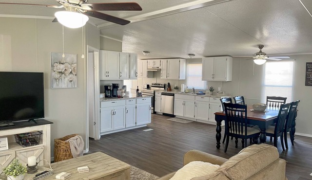 "No Worries" less than 10 minutes from Lake Texoma and Choctaw Casino