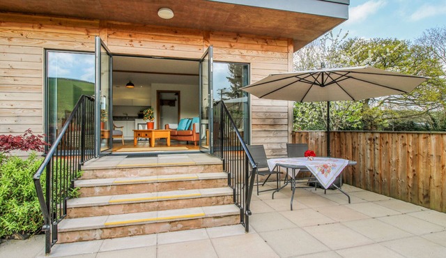 NO1 THE LODGE, with a garden in Bishop's Castle