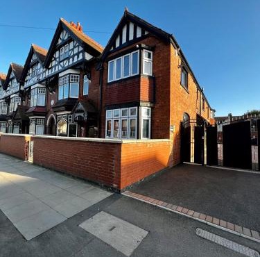 No6 Lux & Cosy Vibe in Nuneaton, Gated Parking