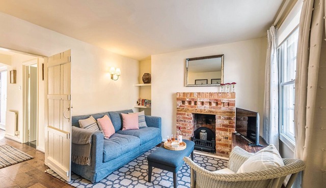 No77 is a Pretty Grade II listed Cottage in the heart of Lavenham.