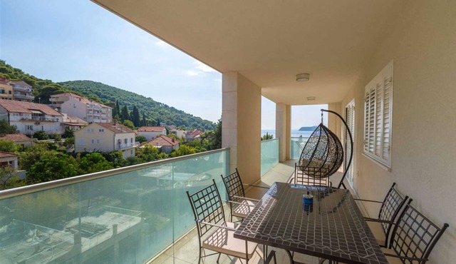 NOA Two bedroom apartment with terrace and sea view