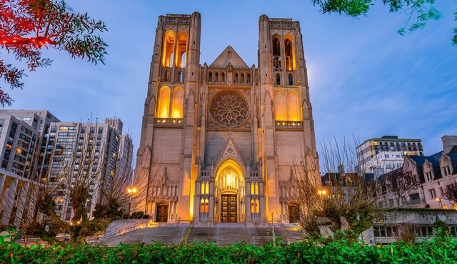 Nob Hill Mini-Mansion, Spacious 4-Bedroom Residence in Charming San Francisco