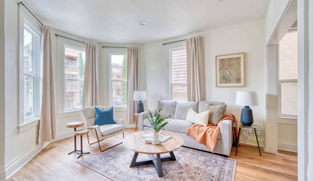 Nob Hill Retreat - Steps to NW 23rd Shops & Fast Wifi