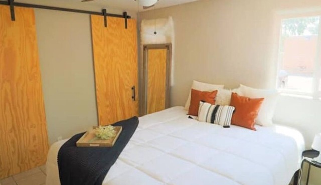 Nob Hill/UNM⭐️Unique Remodeled Apt🛏️King Bed