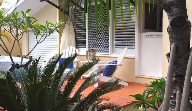 Nobby's Beach House at Mermaid