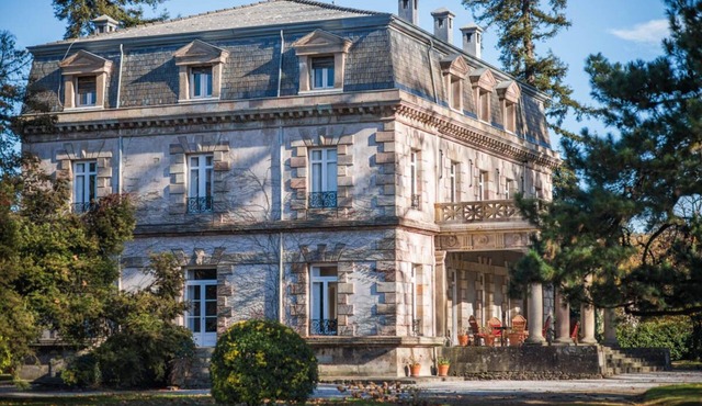 Noble house with magnificent garden