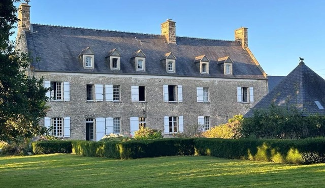 Nobleman’s Manor House in rural Normandy. Sleeps 14