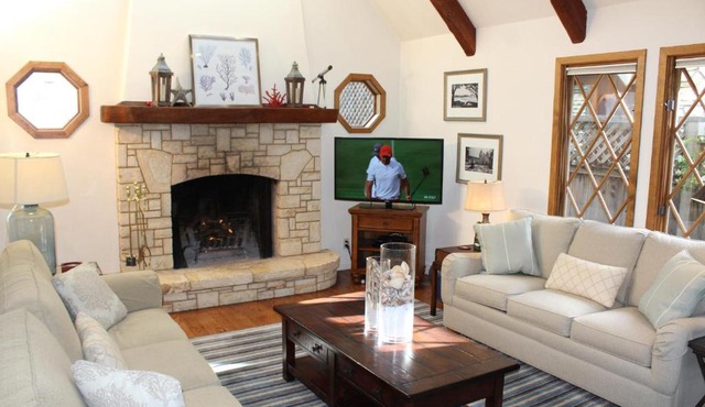 Nobodys Perfect In the Heart of the Golden Rectangle 5 blocks to Beach and Town no hills