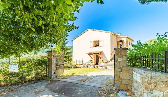 Noelie, ground floor apartment for 6 people