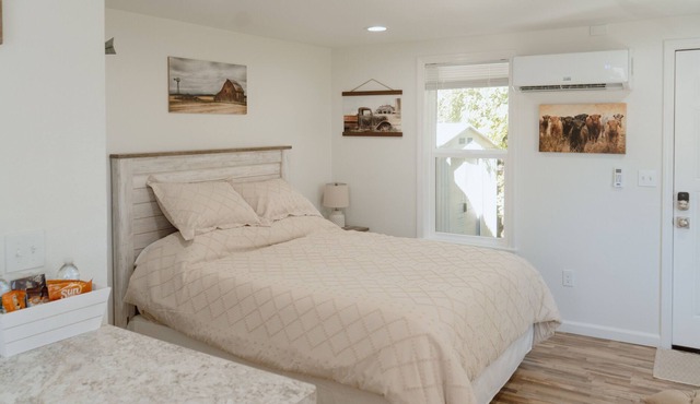 Noelle's Nest Close to Everything! Pet Friendly!