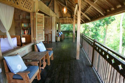 Noka House Wabi-sabi Artist Eco Villa in Ubud