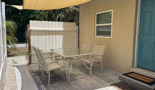 NOKOMIS BEACH BUNGALOW 229 n15 mins walk to the beach