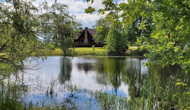 Nolin Lake Log Cabin ~ Beautiful Water Views ~ Great Family Getaway!