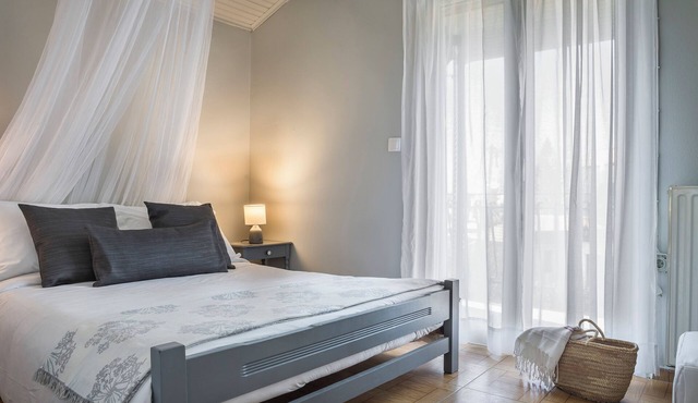 Nomadē - 2BR Bright Maisonette - Garden View - Lixouri, Kefalonia - 4 Guests