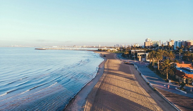 Nomads St Kilda Hostel