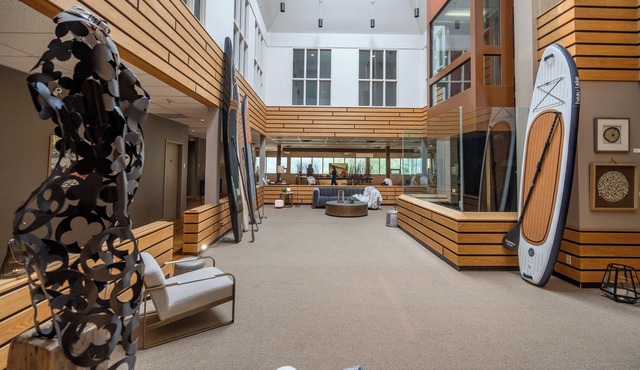 Nomi - 305 Queen Studio (Family Room)