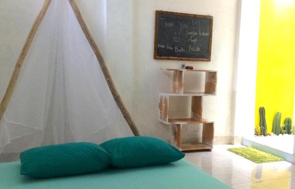 "NOMORE" Gallery and Guesthouse