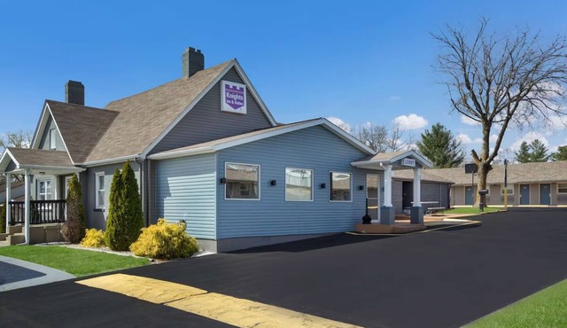 Non-Smoking Room: 2 Doubles, Flat-Screen HDTV & Close to John Hay Center