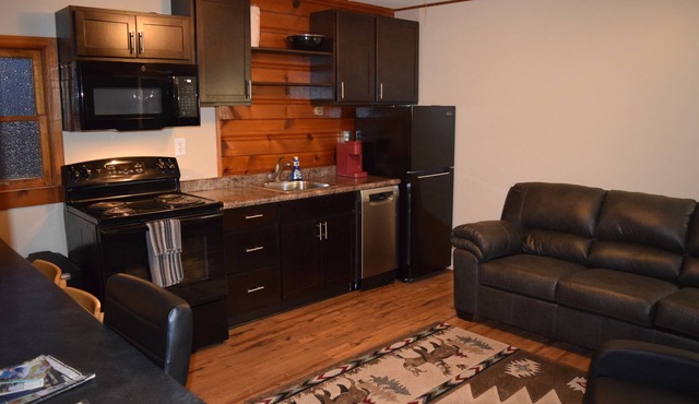 Non Smoking-Rustic Suite, Outside The Heart Of Upper Michigan-Escanaba