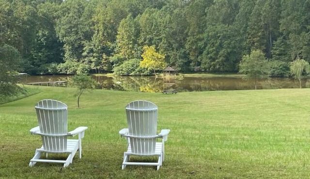 Nonesuch Farm and guest house: private Shenandoah retreat