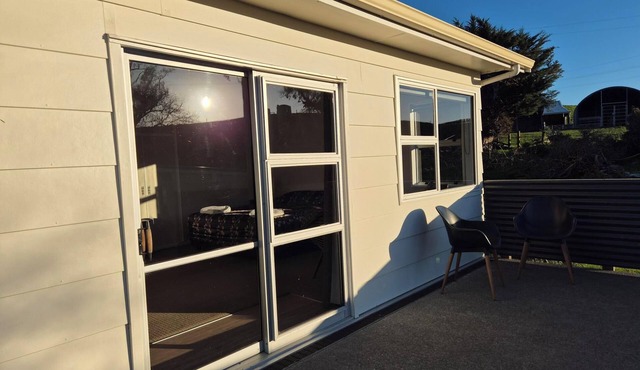 Nonoti Farm.nWarm, cozy and rural views.n5 minutes from Cheviot.n Self contained