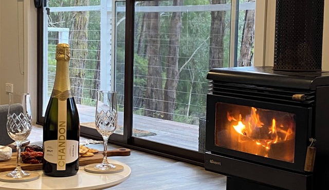 Noojee Views, Cozy Studio, Wood heater Deck. Close to trestle bridge, waterfalls