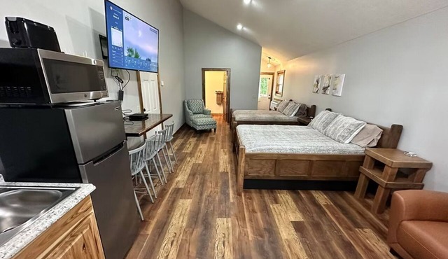 NOOK - Hotel Type Space w/Efficiency Kitchen