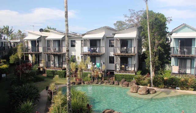 Noosa Lakes Apartment