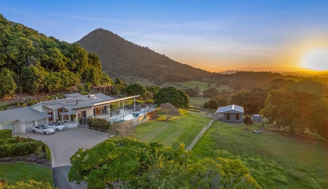 Noosa Mountain Retreat