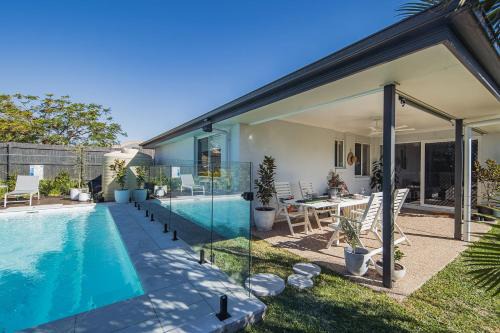 Nora Poolhouse, Peaceful Stay near all Essentials