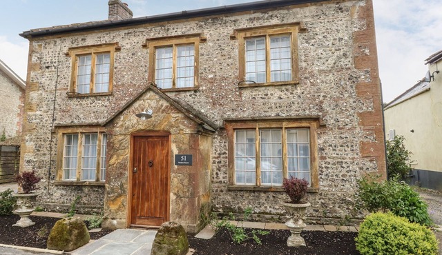 NORDEN HOUSE, pet friendly in Maiden Newton